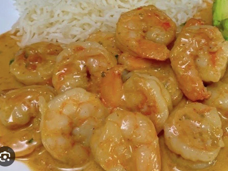 CAMARONES EN SALSA CARIBEÑA