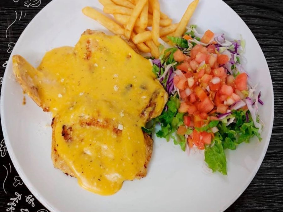 PECHUGA SALSA AJO Y PARMESANO