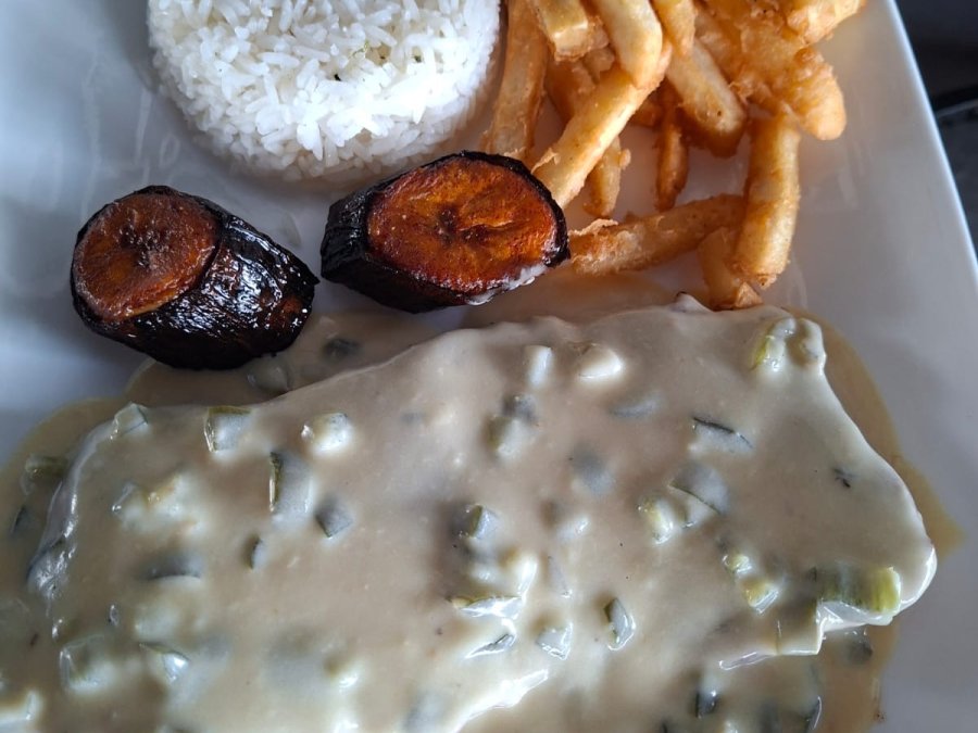 LOMITO EN SALSA JALAPEÑA